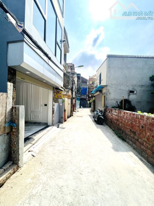 BÁN NHÀ THẠCH BÀN 42M2, 6 TẦNG THANG MÁY, Ô TÔ ĐỖ CỬA, 9.1 TỶ