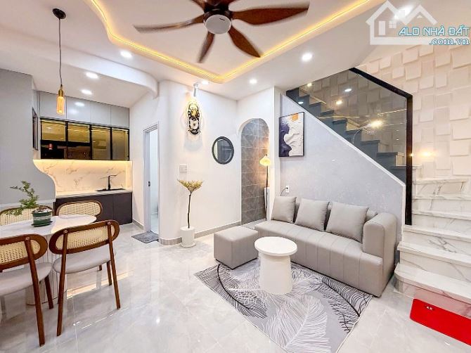 Cần bán nhà đẹp 1 lầu 3 phòng ngủ hẻm Phan Văn Trị, giá tốt