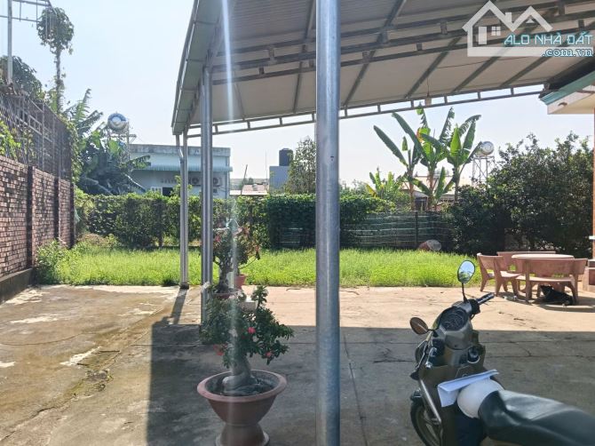 Bán lô đất 532m2 nhà vườn siêu đẹp có sẵn nhà cấp 4 , giá rẻ so với khu vực rất nhiều