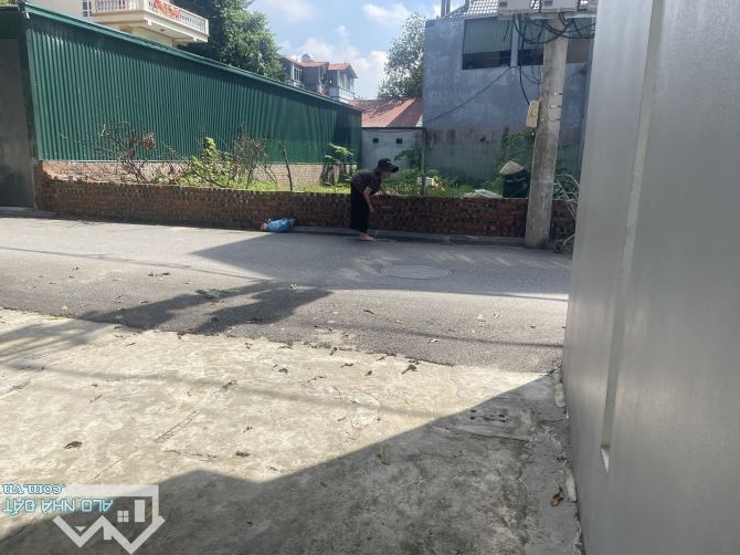 THÔN VỆ – NAM HỒNG – ĐÔNG ANH – HÀ NỘI . Diện tích: 89m² – Mặt tiền: 4,4m – Vuông vắn,