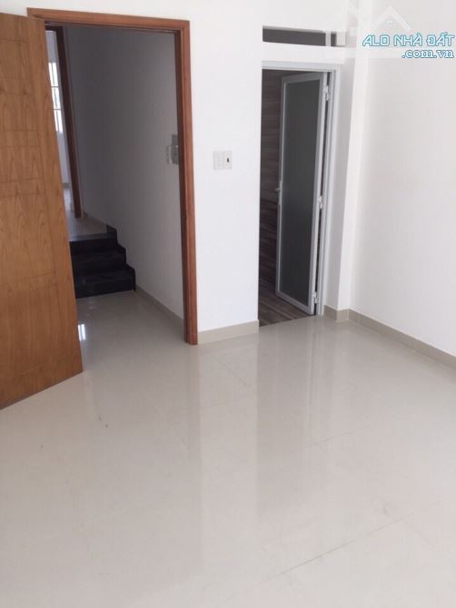 NNC Thích Quảng Đức Phú Nhuận 4x11m 3 Lầu 4PN. Giá 18 triệu/ tháng