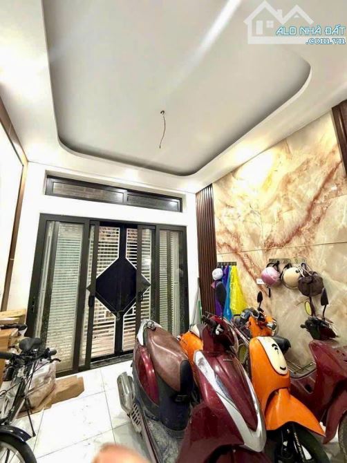 5 TỶ HƠN, TÂY HỒ, 1 NHÀ RA PHỐ KINH DOANH NHỎ, 6 TẦNG DÂN XÂY CHẮC CHẮN, SỔ ĐẸP CHÍNH CHỦ