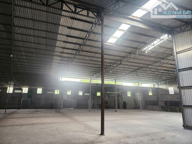 Cho thuê kho xưởng 1400m2 gần Nguyễn Duy Trinh, Phú Hữu, Q9, xe cont