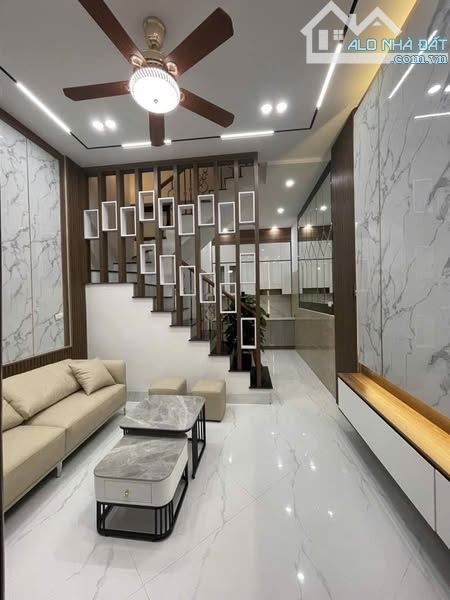 NHÀ ĐẸP MỚI XÂY YÊN NGHĨA – HÀ ĐÔNG | 32M² – 5 TẦNG – TẶNG NỘI THẤT – NGÕ THOÁNG, Ô TÔ ĐỖ