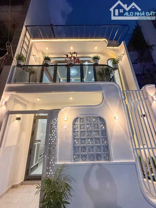 NHÀ MỚI Ở NGAY KHÔNG CẦN SỬA CHỈ CẦN XÁCH VALI CHỈ 6ty NHỈNH