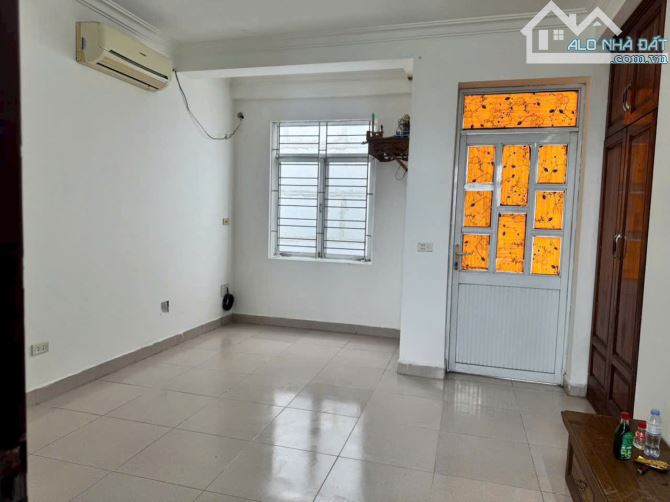 Hàng cực hiếm chỉ 2,1 tỷ nhà 3 tầng 40m2 khu Hồ Đá Sở Dầu, Hồng Bàng