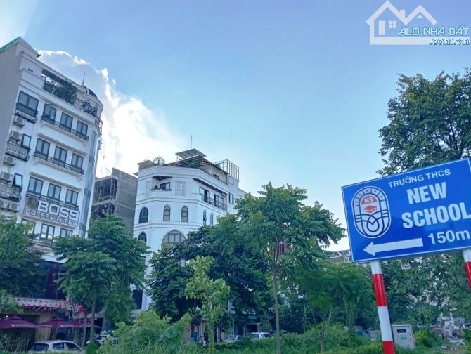 Hiếm! Bán HAI LÔ đất cạnh nhau tại Vạn Phúc - 100m2, Mt8m - Phân lô - Ô tô - Kinh doanh