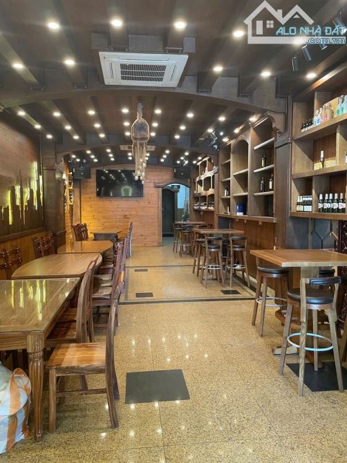 🏨 KHÁCH SẠN 8 TẦNG – HẦM RƯỢU – THANG MÁY – VIEW BIỂN NGUYỄN TẤT THÀNH