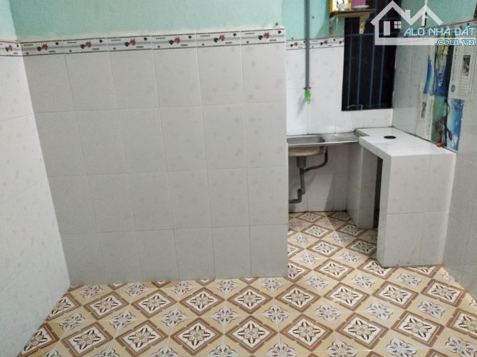 Phòng trọ 16m2 có bếp, vệ sinh riêng và camera an ninh 24/7