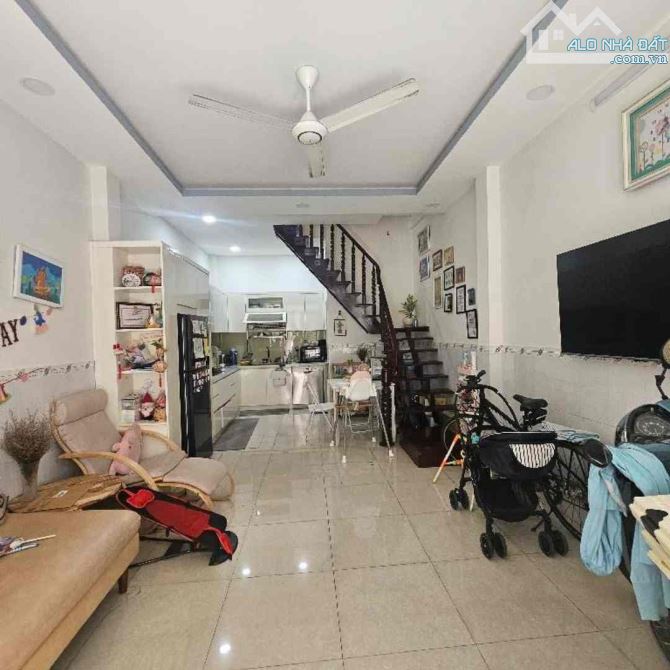 BÁN NHÀ QUẬN TÂN PHÚ, HẺM 38/ GÒ DẦU, P.TÂN SƠN NHÌ, 4X8M, 3 TẦNG, GIÁ 4,85 TỶ TL