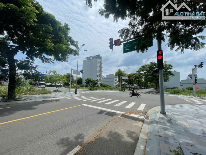 Góc 2 mặt tiền N4-20,22 (270m2) Ocean hướng biển