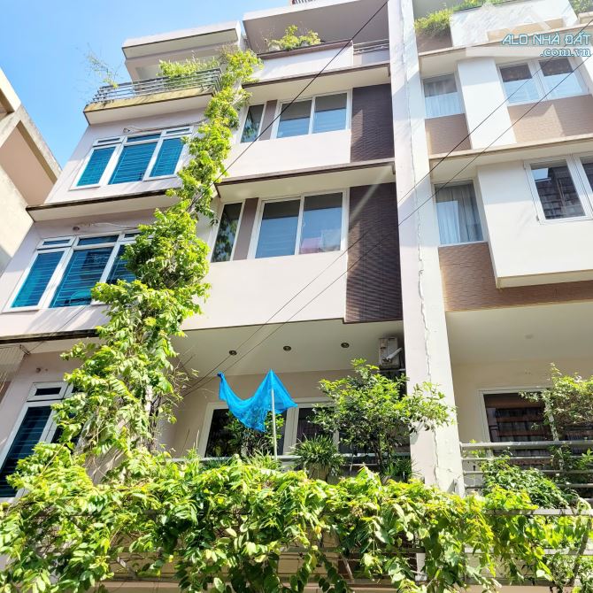 NHÀ DỊCH VỌNG CHO GĐ Ở, DÂN XÂY, FULL NỘI THẤT XỊN, Ô TÔ ĐỖ, DT 40M_MT 5,5M _6T_NHỈNH 11T