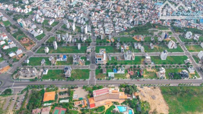 Siêu phẩm C1-07 (360m2) nền biệt thự mặt tiền biển view biển trực diện không che