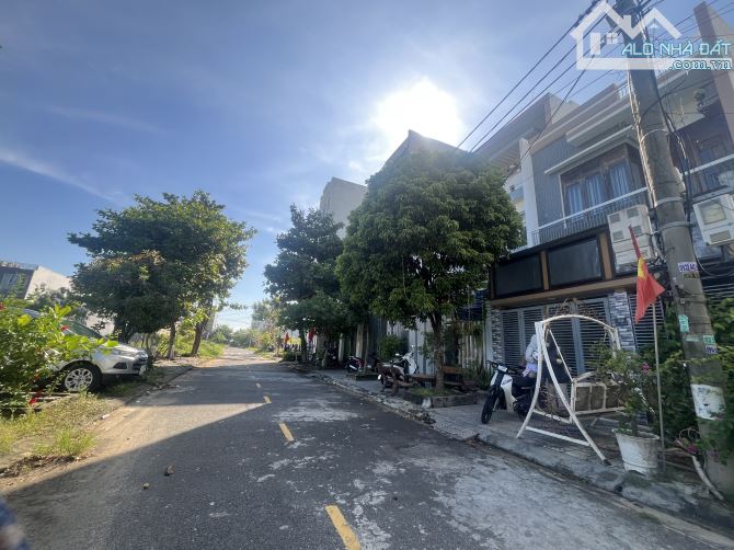 Lô ĐÔNG HẢI 10 kẹp cống gần biển 90m2