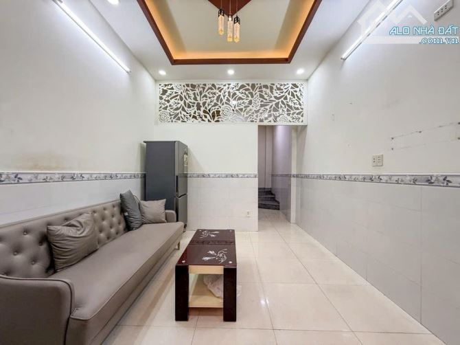 Nhà 5 tầng sát mặt tiền Phan Văn Trị 35m2