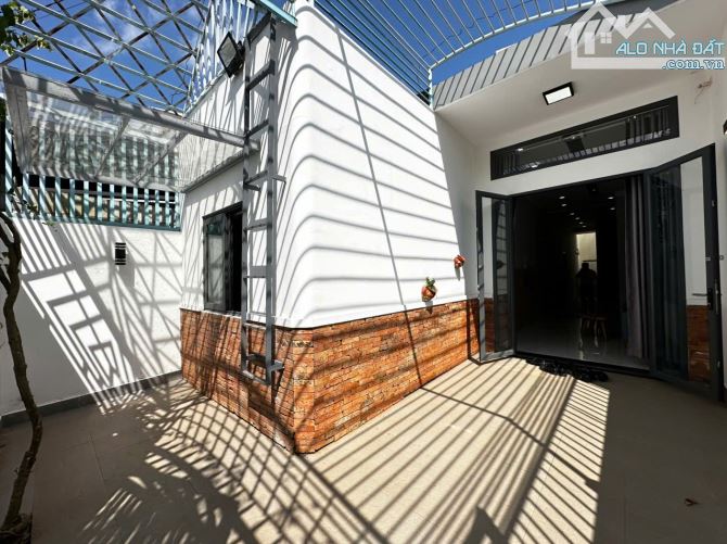 Nhà Đẹp C4 Mặt Tiền Đường B2, Thôn 6 Xã Cư Ebur, Buôn Ma Thuột - Gần Vòng Xoay Phạm Ngũ Lã