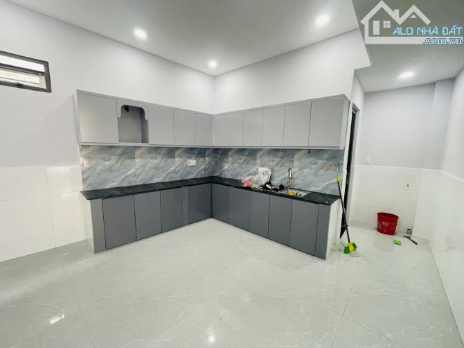 mặt tiền số..ngang rộng dài vi vu...giá cực tốt.hẻm ôtô