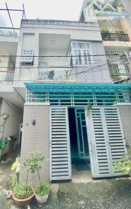 NHÀ 3 TẦNG ĐÚC + 3 PHÒNG TRỌ 115M2 HẺM XE HƠI TRƯỜNG CHINH Q12 CHỈ HƠN 6 TỶ GIÁ TỐT