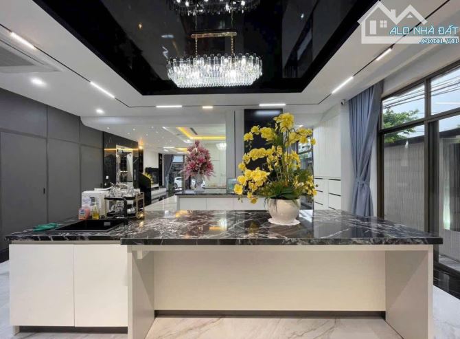 Bán Biệt Thự 3 tầng Siêu Vip 2 Mặt tiền - KHu Nam Việt Á - DTĐ 244m ngang 14m