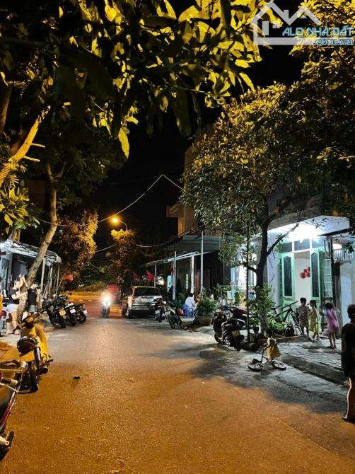 🔥 NHÀ MẶT TIỀN SUỐI ĐÁ – CÁCH BIỂN 100M – ĐANG KHAI THÁC CHO THUÊ DÒNG TIỀN ỔN ĐỊNH – 8.X