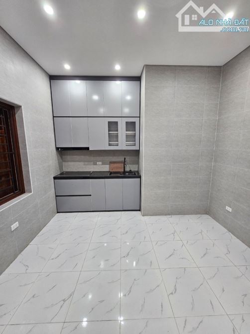 32m2 x 3 ngủ, Trần Khát Chân ,Ở ngay ,Giá Tốt ,Gần phố ngõ vào rộng thoáng , thông tứ tung