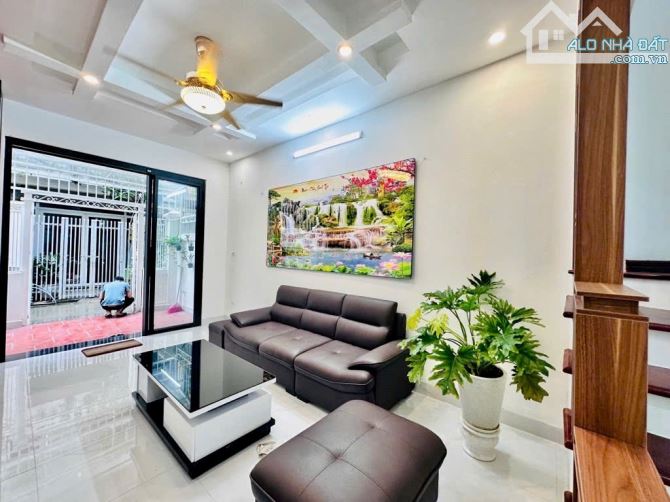NHÀ ĐẸP VÕ CHÍ CÔNG, DÒNG TIỀN ỔN ĐỊNH 60M2 - NHỈNH 9 TỶ, SỔ ĐẸP, KO QH, THƯƠNG LƯỢNG TT