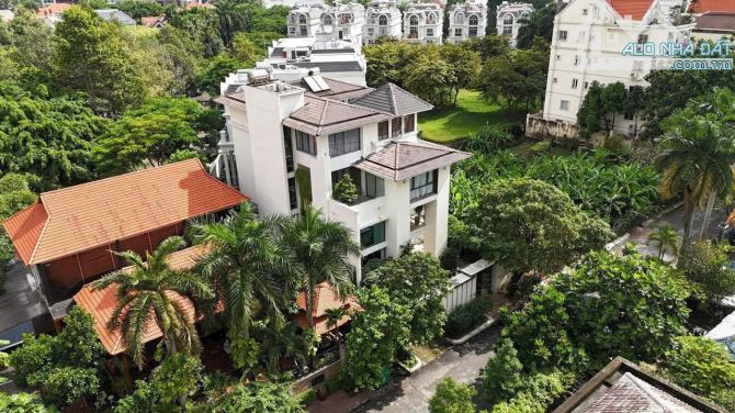 Khuôn biệt thự đẹp Thảo Điền - 204 Nguyễn Văn Hưởng, DT 485m2, ngang 19m