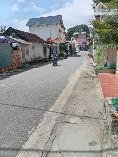 Bán 65m2 lô góc, Đông Yên _ Quốc Oai chỉ 1.8 tỷ