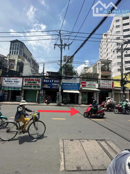 Mặt Tiền Lê Quang Định, Bình Thạnh: Chính Chủ Bán Gấp! DT 3.3x27.6m, Giá Tốt Chỉ 20 tỷ!