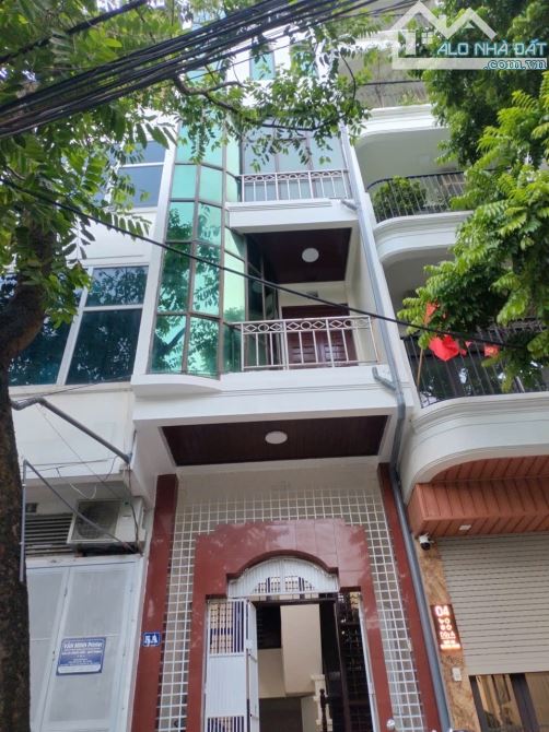 Cho thuê nhà riêng 4,5 tầng Cửa Bắc – MT 4m, riêng biệt, KD mọi mô hình