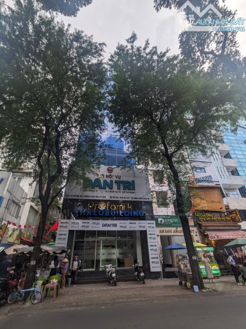 Tòa nhà 10 tầng căn góc 3 mặt tiền số 53 Võ Văn Tần,P.6, Q3. Ngay Dinh Độc Lập- Bến Thành