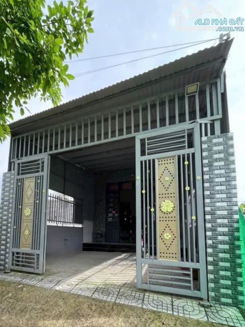 Ngộp ! Cần bán căn nhà cấp 4 mới toanh ở gần bệnh viện đa khoa Xuyên Á 120m2 SHR giá 760tr