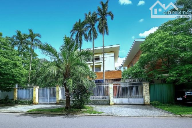 Siêu biệt thự góc 460m2 KĐT Văn Khê – Sân vườn hiện đại, mặt tiền 40m – Giá 69 tỷ!