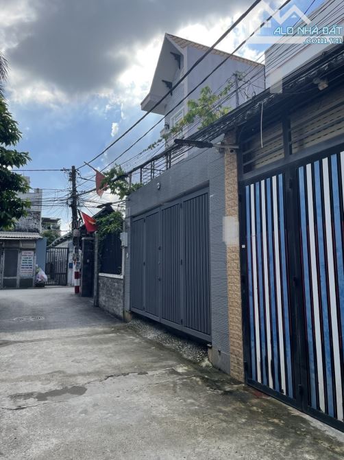 Bán nhà ngay KĐT Vạn Phúc 79.5m2, nở hậu 7 phân, xe hơi ngủ trong nhà, giá 6.5 tỷ