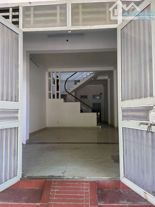🏠 Bán nhà 3 tầng – Đường Hải Thượng Lãn Ông, P. Đông Vệ