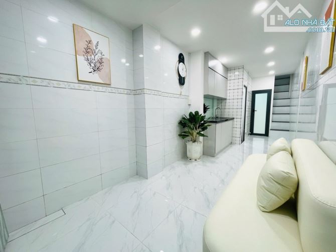 Bán nhà Phan Văn Trị Bình Thạnh, full nội thất xịn sò, chỉ 2.x tỷ