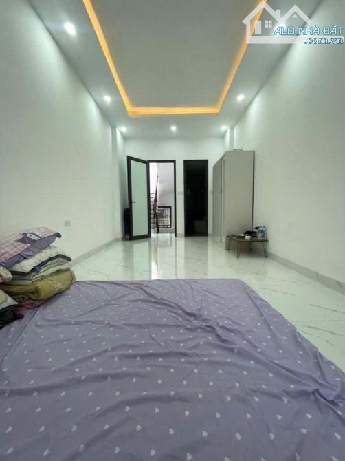 Ngõ 190 Lò Đúc 30m 5 tầng, gần ô tô , 3 ngủ đủ nội thất