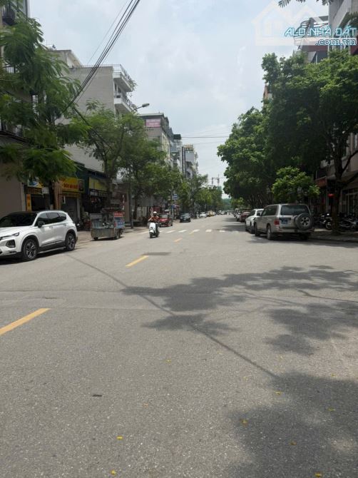 Bán nhà dân xây khu 918, ô tô tránh, vỉa hè, 61m2, 4 tầng, mặt tiền 4.3m, giá nhỉnh 16 tỷ