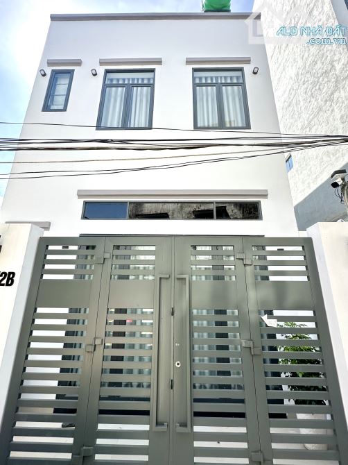Nhà MỚI 1 trệt 1 lầu 5,2x11 Tỉnh Lộ 10 gần TÊN LỬA - Giá 5,3 tỉ