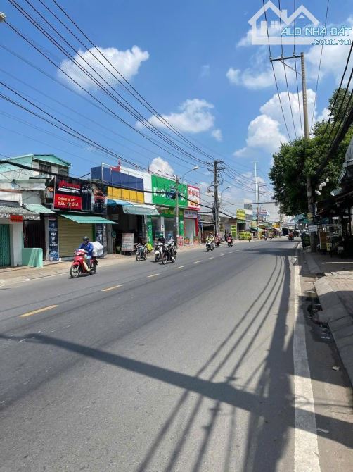 Bán nhà cấp 4 MT Quốc Lộ 50 - 5.15m x 37m - DTCN-103..9m2- Gần Vịt Quay Hùng Trang