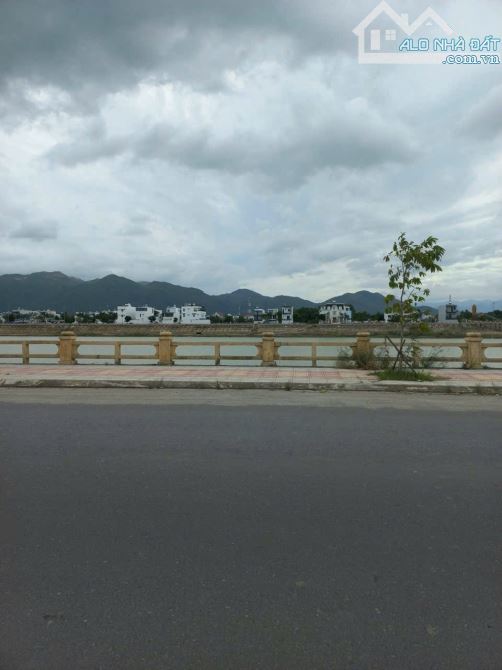 Bán lô đất đường Trần Phú thị trấn Diên Khánh
