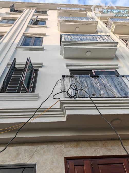Bán nhà riêng tại Thụy Phương, 40m2, phân lô, ô tô, full nội thất ,  nhỉnh 5tỷ.