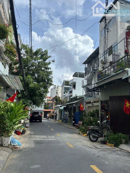 Nhà 3 lầu hiện đại DT ngang 4,2m dài 19m Dương Quãng Hàm Phường 5 Gò Vấp