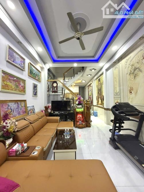 Bán nhà 3 tầng gần chợ dĩ an 1 gần siêu thị go bigc dt72m