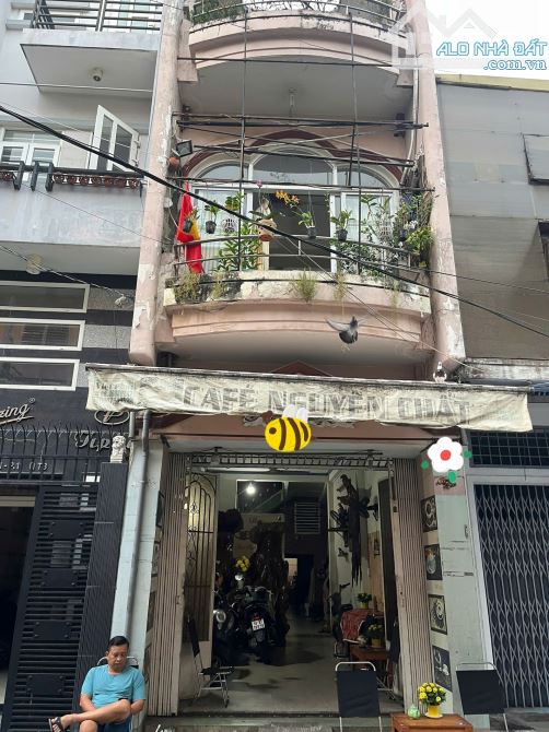 Cần bán gấp căn nhà Lạc Long Quân, p11, Tân Bình, Hồ Chí Minh. 101M2, NỞ HẬU