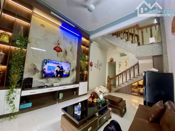 🏠NHÀ 2 TẦNG ĐẸP- P. QUẢNG THỊNH- ĐƯỜNG Ô TÔ THÔNG- GẦN 100M2