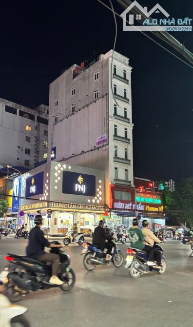 Bán nhà LÔ GÓC mặt đường Trần Nguyên Hãn , Lê Chân . Dt 136m ngang 8m có dòng tiền 100 tr/