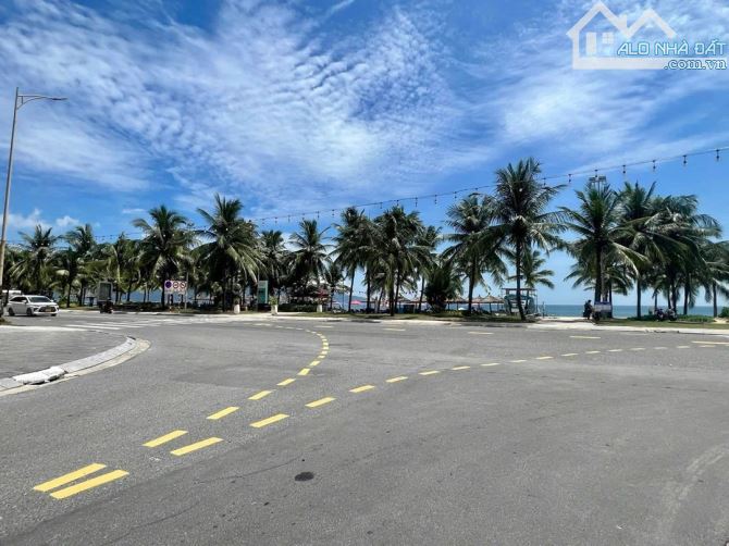 SIÊU PHẨM 3 TẦNG 3 MÊ ĐƯỜNG OTO 8M NGUYỄN CÔNG TRỨ THÔNG THẲNG RA BIỂN MỸ KHÊ. DT 63M2.