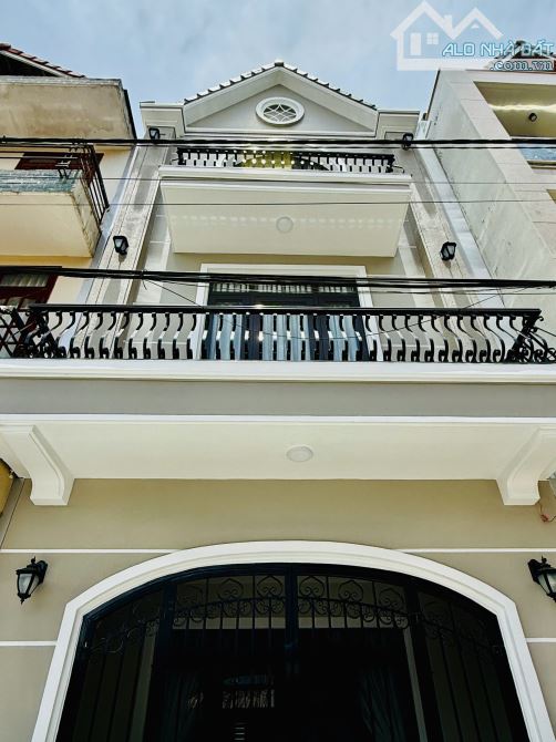 NHÀ MỚI ĐẸP 3 TẦNG. KQH MẠC ĐĨNH CHI. PHƯỜNG 4. ĐÀ LẠT. 80M2. NGANG 5M. GIÁ 13,5 TỶ