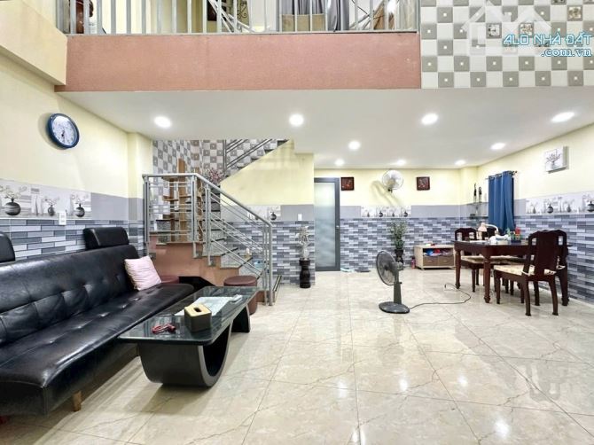 HỒ BIỂU CHÁNH - PN - 5 TẦNG - 42M2 - LÔ GÓC- HXT NÉ NHAU - SỔ NỞ HẬU - 9.7 TỶ